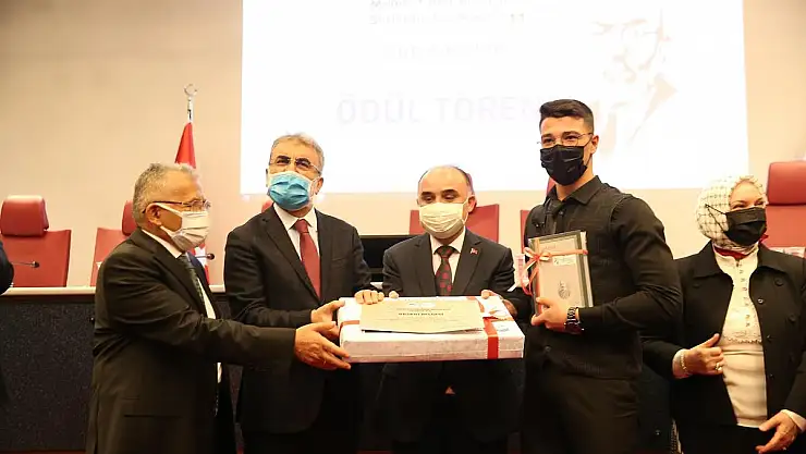 EN ANLAMLI YARIŞMANIN ÖDÜL TÖRENİ İLE KAYMEK KARMA SERGİSİ AÇILIŞI YAPILDI