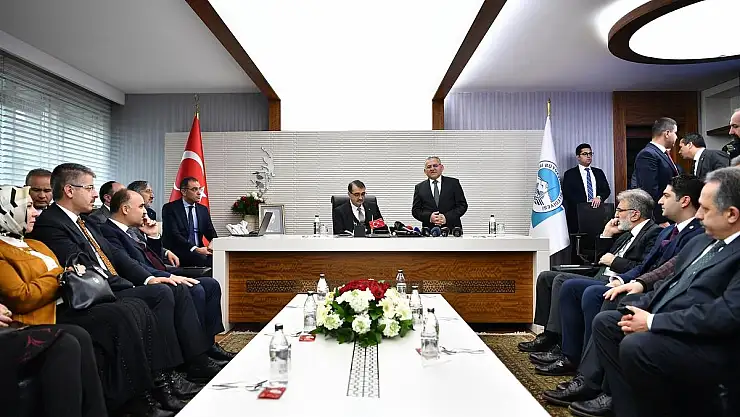 ENERJİ VE TABİİ KAYNAKLAR BAKANI DÖNMEZ: '10 İLÇE İÇİN DOĞALGAZ ÇALIŞMALARI SÜRÜYOR'