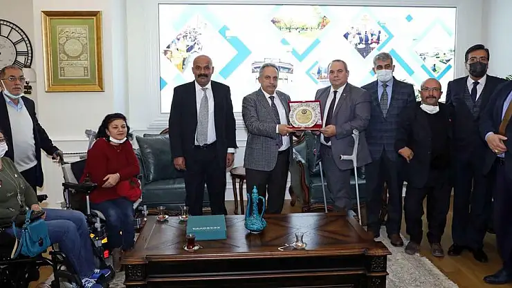 ENGELLİLERDEN BAŞKAN YALÇIN'A TEŞEKKÜR