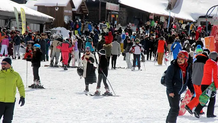 ERCİYES'TE PİSTLER DOLDU TAŞTI