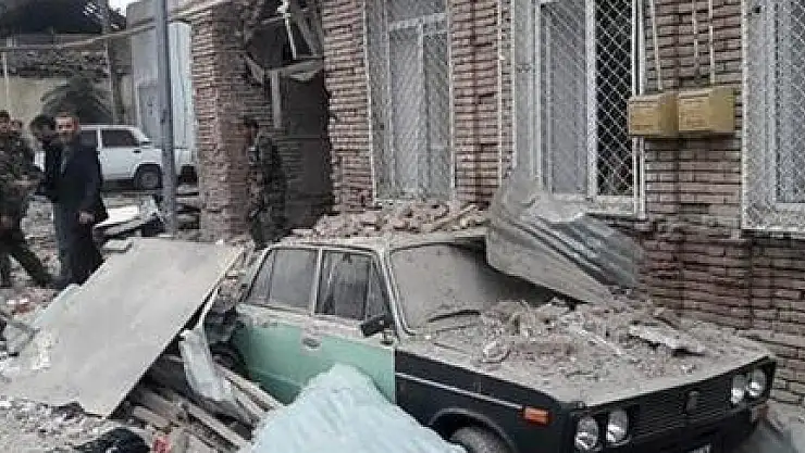 ERMENİSTAN, AZERBAYCAN'DA SİVİL YERLEŞİM YERLERİNE ROKETLE SALDIRDI