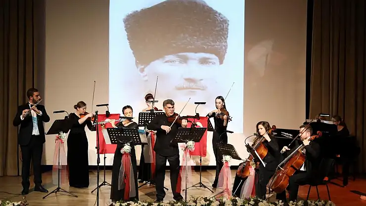 ERÜ Oda Orkestrası Cumhuriyet Konseri verdi