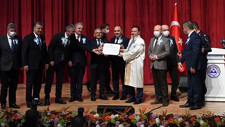 ERÜ'YE 'TAM AKREDİTASYON' BELGESİ VERİLDİ