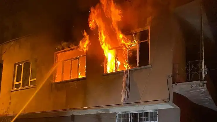 ESENYURT MAHALLESİNDE YANGIN PANİĞİ