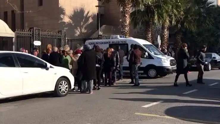 EŞİ İLE GÖRÜNTÜLÜ KONUŞURKEN CANINA KIYDI