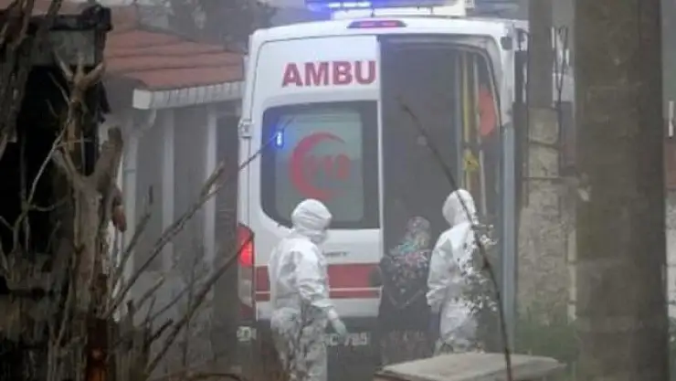 EŞİ VEFAT EDEN YAŞLI KADIN KÖYDEKİ 200 KİŞİYE KORONAVİRÜS BULAŞTIRDI