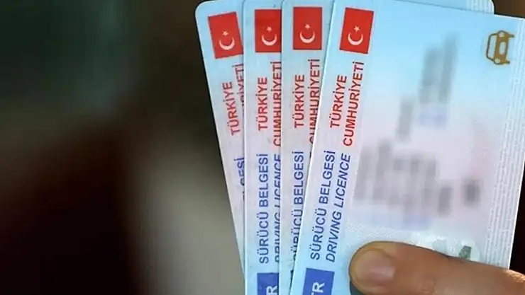 ESKİ TİP SÜRÜCÜ BELGELERİNİN YENİLENME SÜRESİ UZATILDI