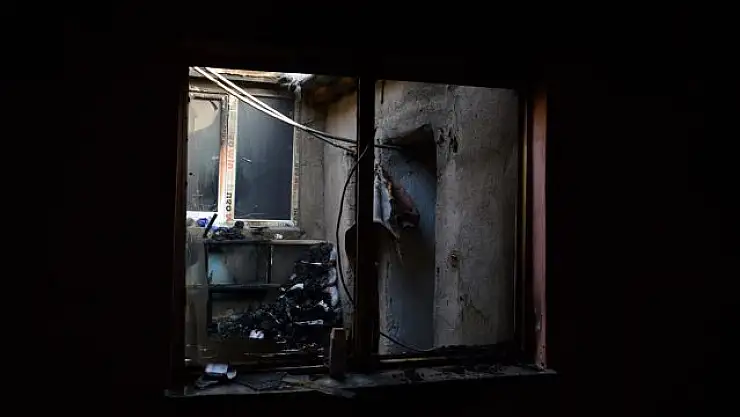 EVİNDE YANGIN ÇIKAN AİLE YARDIM BEKLİYOR