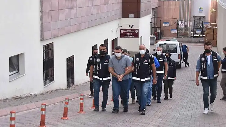 GAYBUBET EVİNDE YAKALANAN 5 KİŞİ GÖZALTINA ALINDI