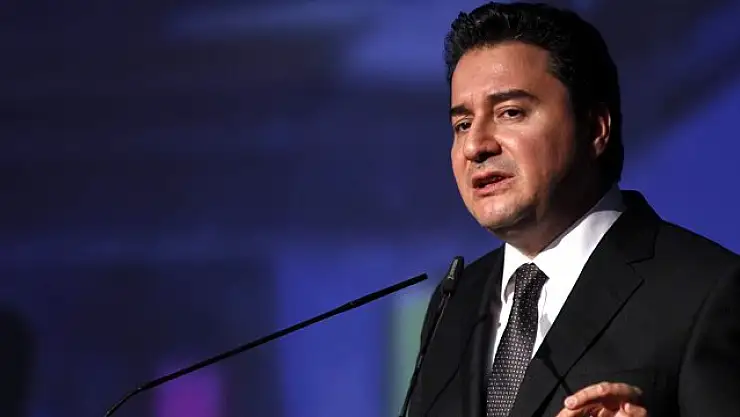 Gül ve Davutoğlu Arasında Kalan Babacan, Tarafını Seçti