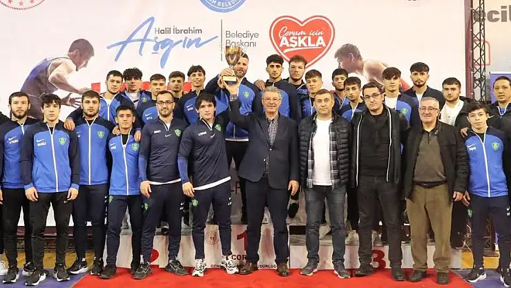 GÜREŞ ŞAMPİYONASI'NDA KAYSERİ ŞEKERSPOR TÜRKİYE 2'CİSİ OLDU