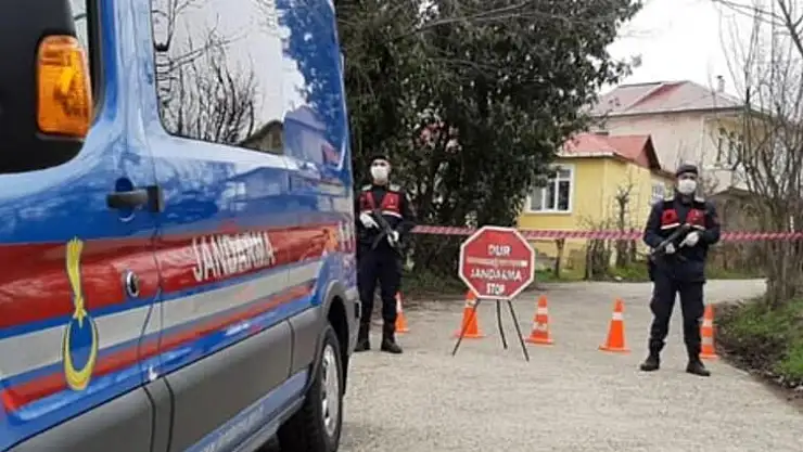 HACILAR, AKYAZI MAHALLESİ'NDE 3 EV KARANTİNAYA ALINDI