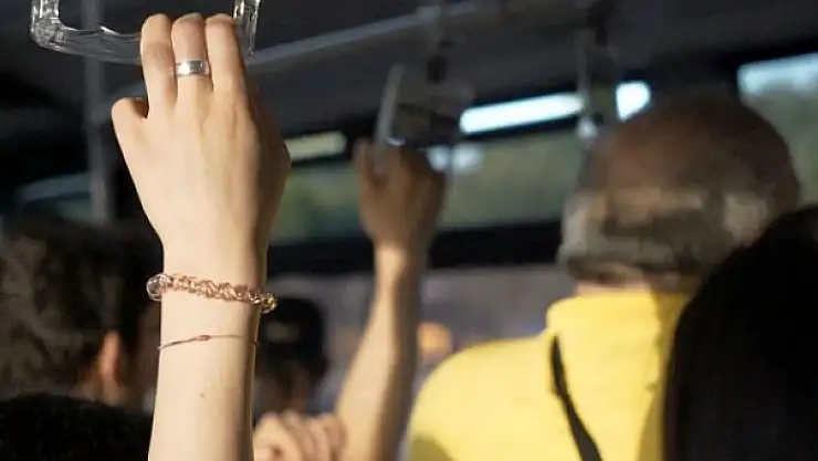 Halk otobüsünde elle tacize 2 yıl 1 ay hapis!