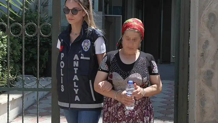 HASTA GİBİ DAVRANIP HASTALARI SOYDU