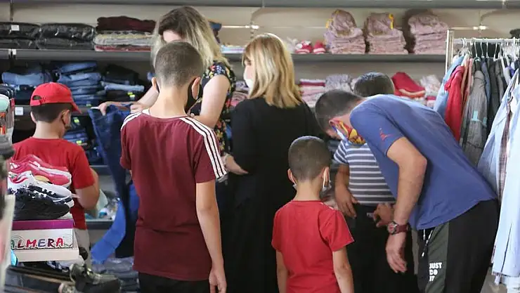 HAYIRSEVERLER İLE İHTİYAÇ SAHİPLERİNİ BULUŞTURAN NOKTA: HAYIR ÇARŞISI