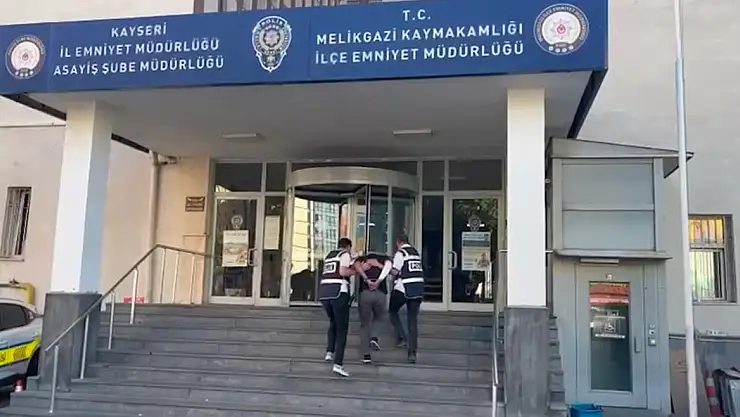 HIRSIZLIK VE DOLANDIRICILIK SUÇUNDAN HAPİS CEZASI BULUNAN FİRARİ YAKALANDI