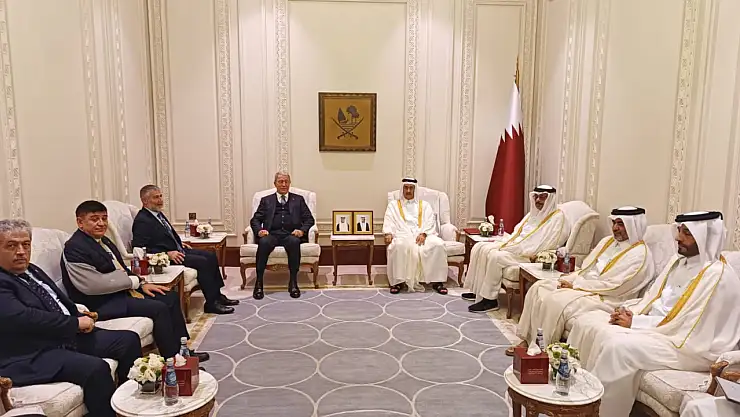 Hulusi Akar Katar'da temaslarda bulundu