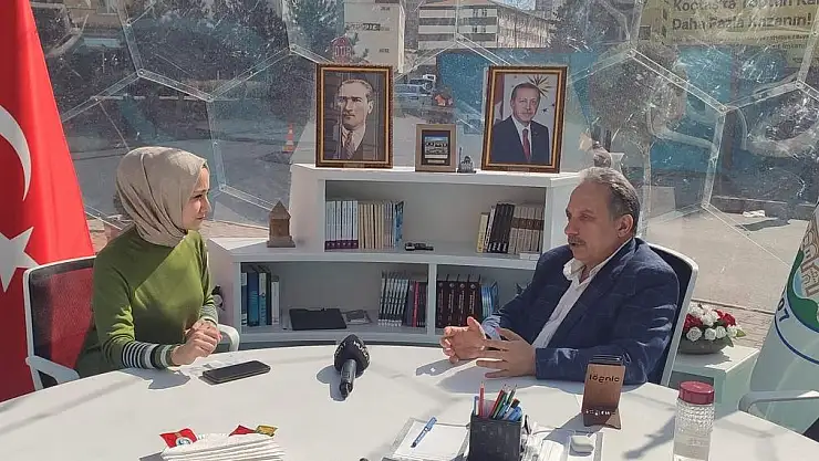 HUNAT TV, ŞEFFAF ODADA BAŞKANLA BAŞ BAŞA