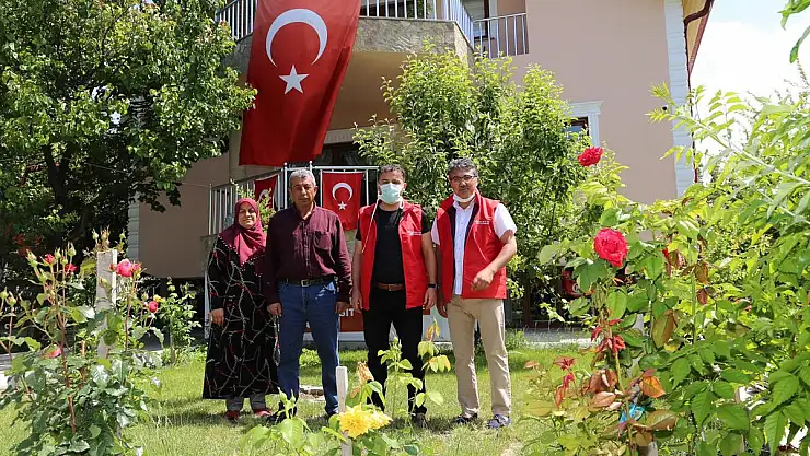 İL MÜDÜRÜ ÖZER, ŞEHİT BABALARINI ZİYARET ETTİ