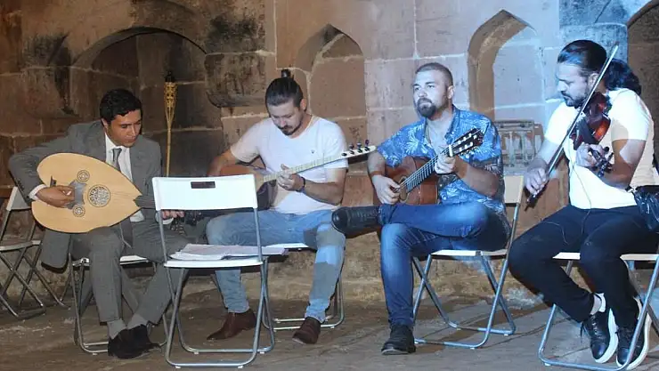 İNCESU KAYMAKAMI AYDIN GÖÇER UD ÇALDI