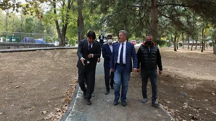 İSA YUSUF ALPTEKİN PARKI'NDA ÇALIŞMALAR DEVAM EDİYOR