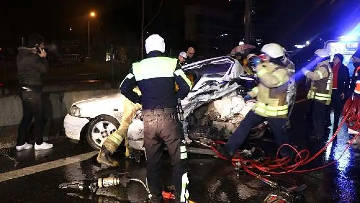 İstanbul'da 11 Araç Birbirine Girdi: 1 Ölü, 4 Yaralı