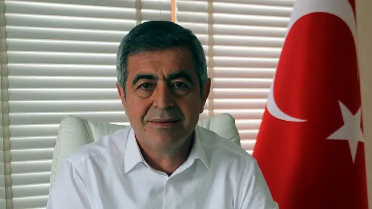 İYİ PARTİLİ KAZIM YÜCEL'DEN ÖZDARENDELİ'YE TEBRİK