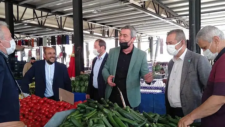 İYİ PARTİLİLER, PAZAR ESNAFININ DERTLERİNİ DİNLEDİLER