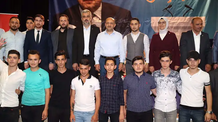 İyi Parti'ye son dakika golü! 80 genç istifa edip AK Parti'ye geçti