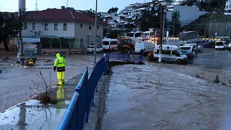 İZMİR'DEKİ SEL FELAKETİNDEN İLK CAN KAYBI