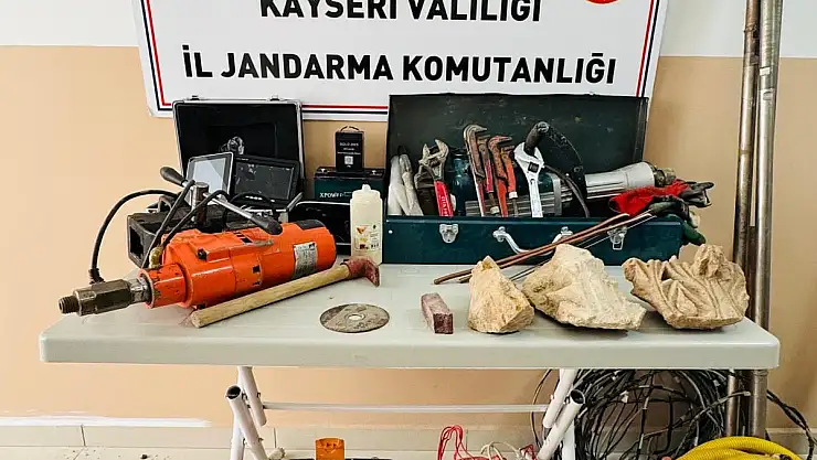 KAÇAK KAZI YAPAN ŞAHISLAR YAKALANDI