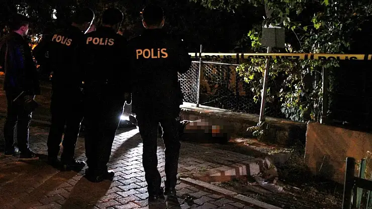 Kaldırım üzerinde ölü bulundu