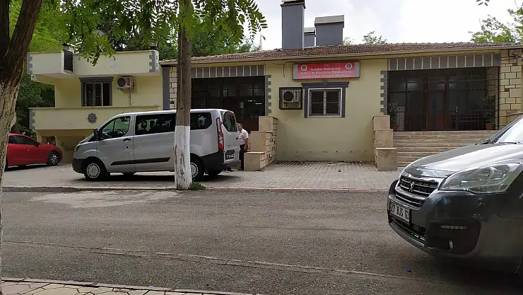 KAMYONET DEVRİLDİ: 1 ÖLÜ, 14 YARALI