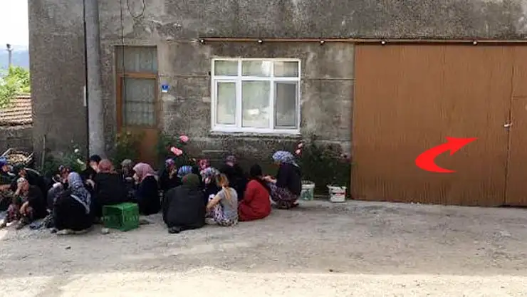 Katliam Evinde Acı Görüntü! Mühürlenen Kapının Önünde Yas Tutuyorlar