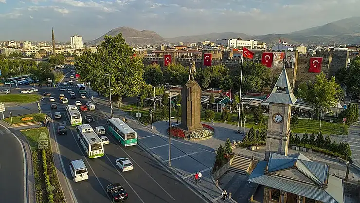 KAYSERİ 500 BİNE KOŞUYOR! GEÇEN YILA GÖRE ARTIŞ VAR