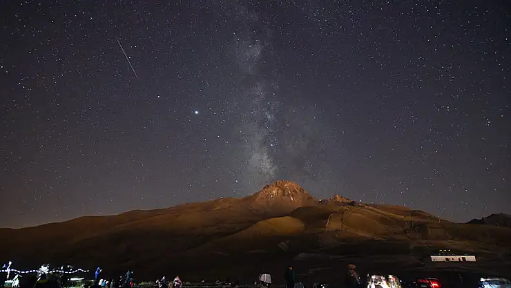 Kayseri'de gökyüzü şöleni: Orionid Meteor Yağmuru izlenebilecek