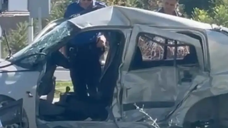 Kayseri'de iki araç çapıştı: 3 ölü, 3 yaralı
