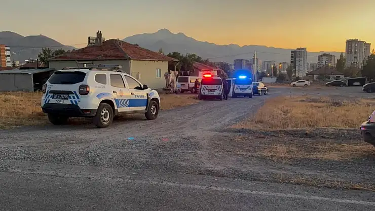 Kayseri'de kar maskeli şahıslar baba ve oğlunu tüfekle yaraladı