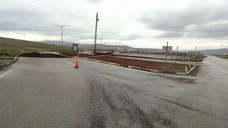 KAYSERİ-GEMEREK GİRİŞ-ÇIKIŞLARI ÇİFT YÖNLÜ TRAFİĞE KAPATILDI