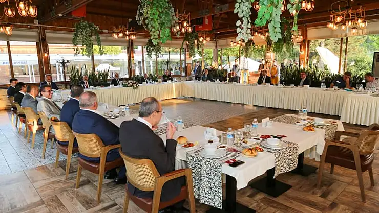 KAYSERİ PROTOKOLÜNDEN, MELİKGAZİ KAYMAKAMI YIRIK'A VEDA YEMEĞİ