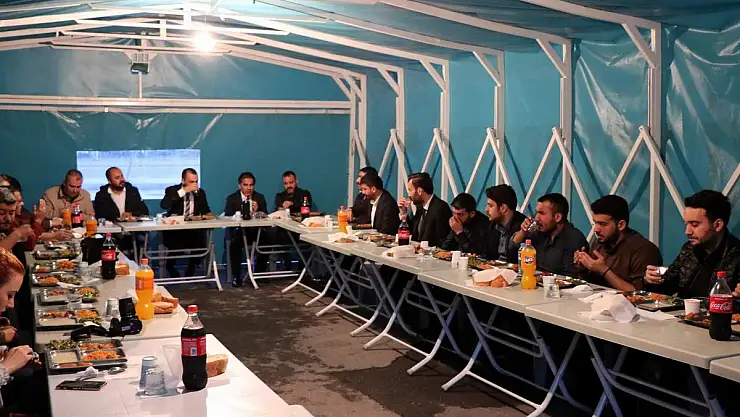 Kayseri Ülkü Ocaklarından Basın Mensuplarına İftar