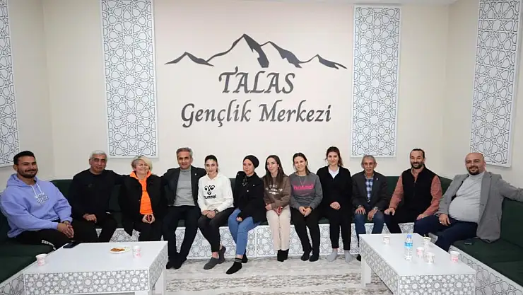 HENTBOL HAKEMLERİ VE GÖZLEMCİLER İFTARDA BİR ARAYA GELDİ