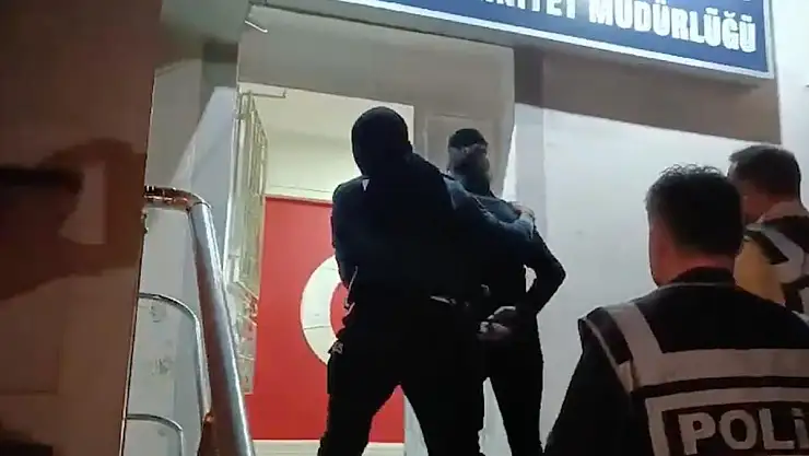 KAYSERİ'DE 20 YIL HAPİS CEZASIYLA ARANAN FİRARİ YAKALANDI