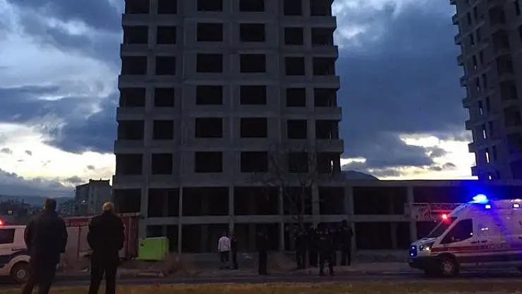 KAYSERİ'DE İNTİHAR ETMEK İSTEYEN ŞAHSI PENCEREDEN İZLEDİLER