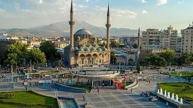 KAYSERİ'DE KADIN NÜFUSU ERKEK NÜFUSUNU GEÇTİ