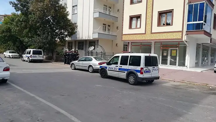 KAYSERİ'DE TARTIŞTIĞI ADAMI BIÇAKLADI