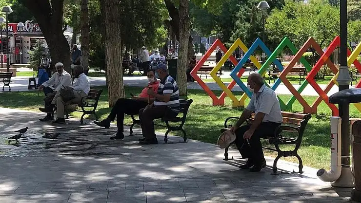 KAYSERİ'DE TERMOMETRELER 35 DERECEYİ GÖSTERDİ