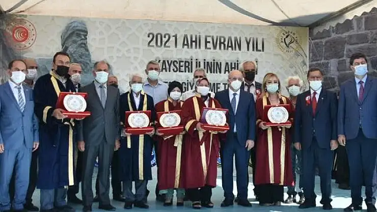 KAYSERİ'DE YILIN AHİLERİNE KAFTANLARI GİYDİRİLDİ
