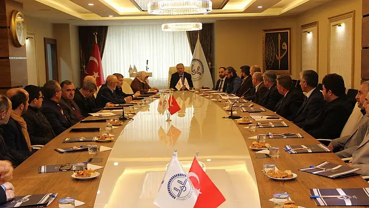 Kayseri'den mültecilere 51 tır yardım malzemesi