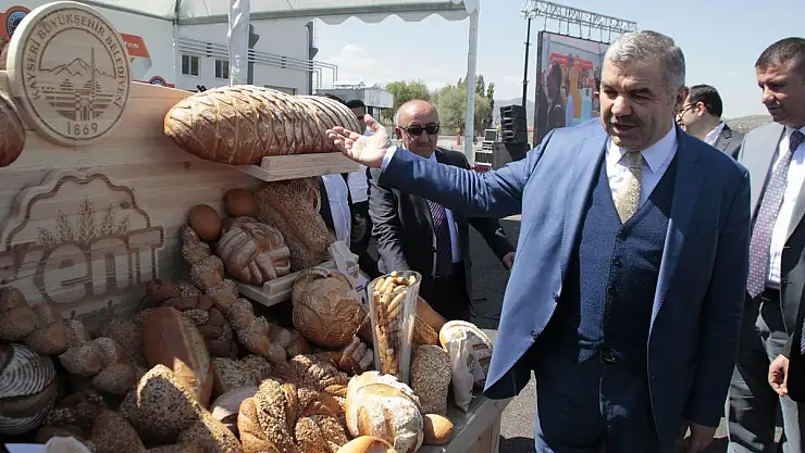 Kayserililer ekmeği hem kaliteli hem de ucuza yiyor
